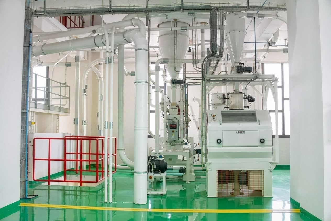 « La technologie au service de la tradition. Une précision maximale pour une qualité irréprochable. ⚙️✨ »
« التكنولوجيا في خدمة الأصالة. دقة متناهية من أجل جودة لا تشوبها شائبة. ⚙️✨ »