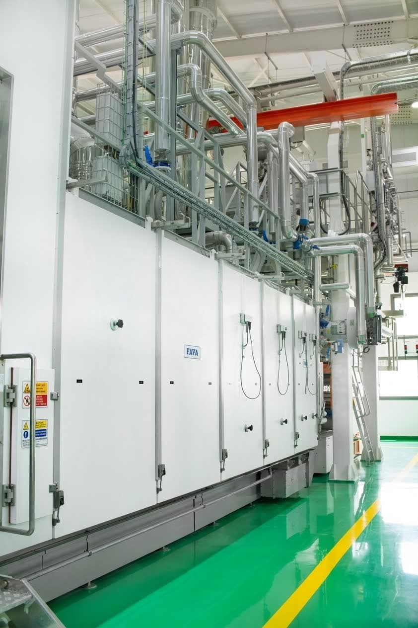 « La technologie au service de la tradition. Une précision maximale pour une qualité irréprochable. ⚙️✨ »
« التكنولوجيا في خدمة الأصالة. دقة متناهية من أجل جودة لا تشوبها شائبة. ⚙️✨ »